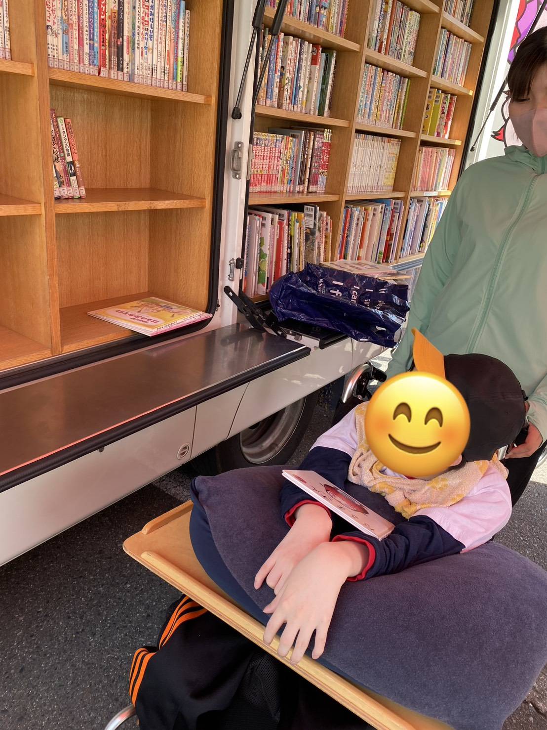 本選びの様子